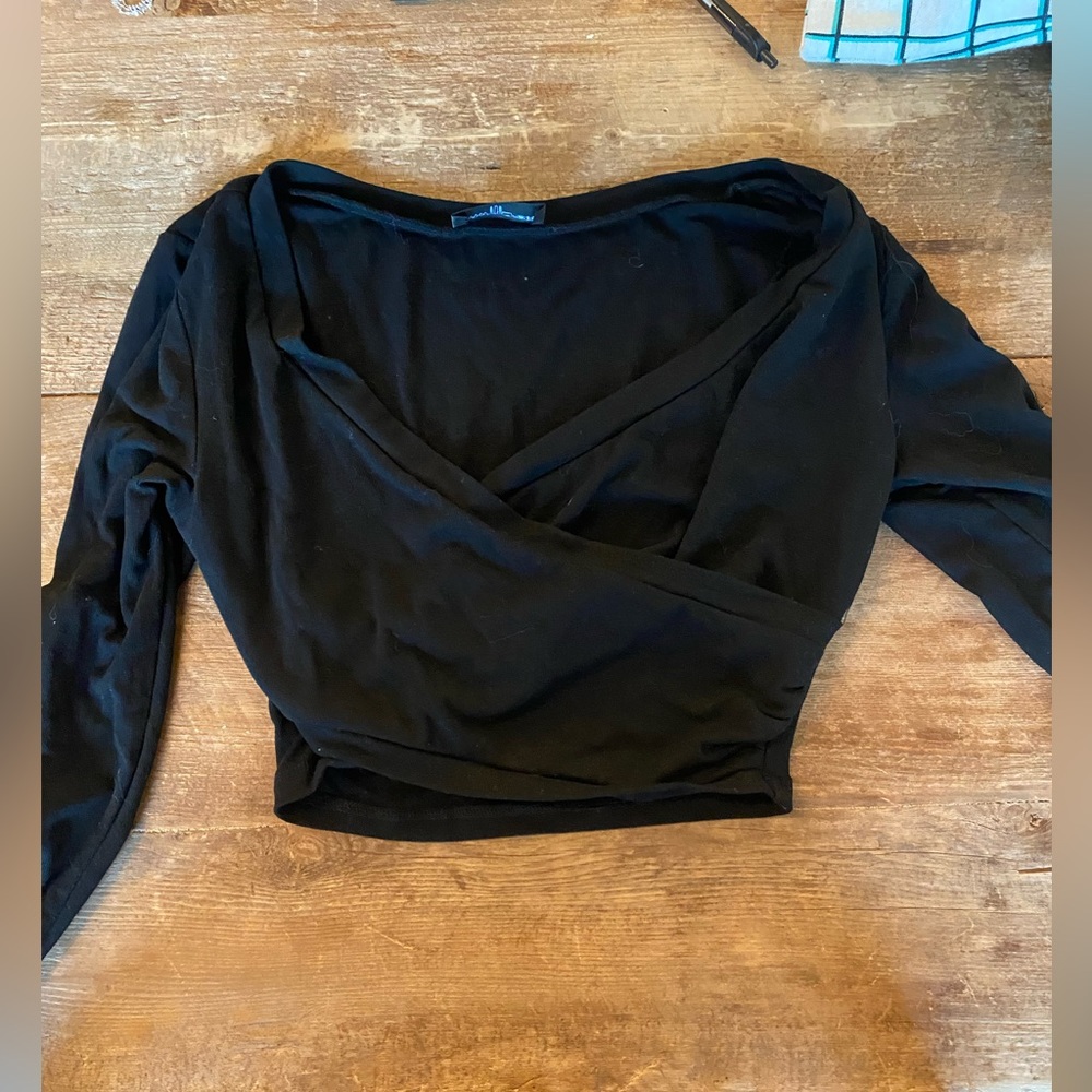 SHEIN crossover soft log sleeve black top